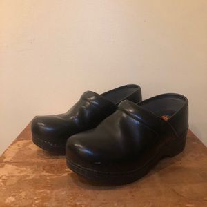 Dansko XP Black clogs Size 37